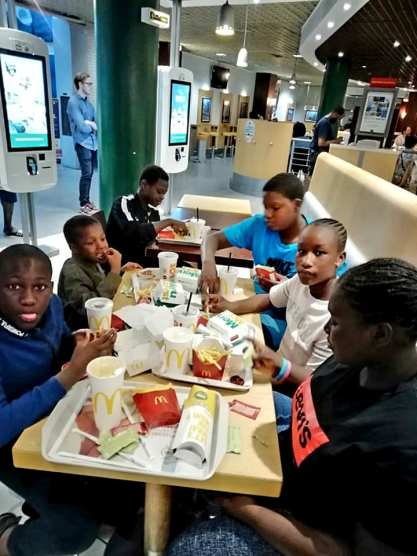 40133594_735470040129257_4541771119148924928_n (1).jpg